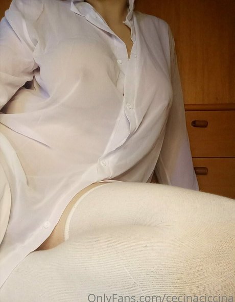 Foto di nudo di fuga di OnlyFans di Cecinaciccina