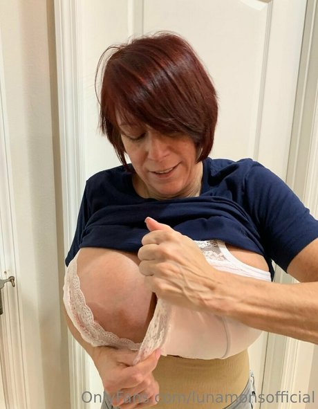Foto di nudo di fuga di OnlyFans di Lunamonsofficial