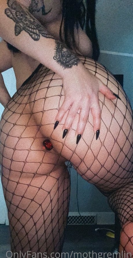 Foto di nudo di fuga di OnlyFans di Mothgremlin