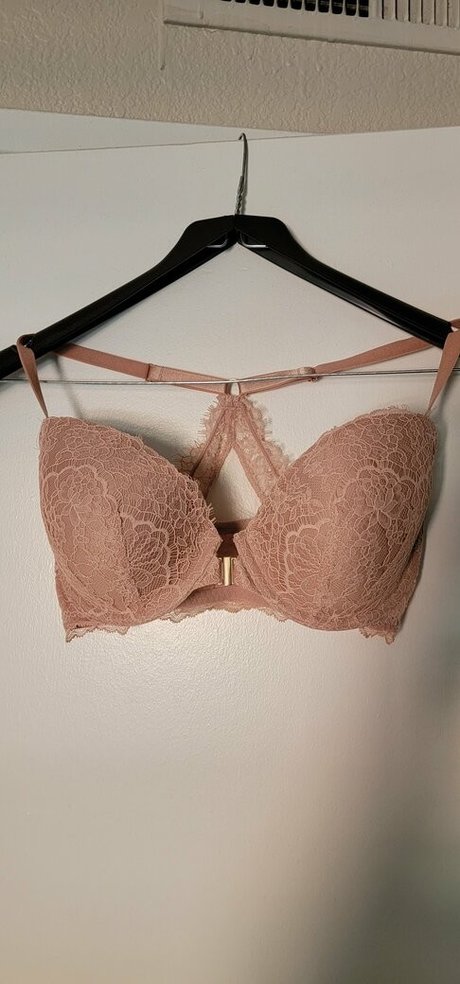 Foto di nudo di fuga di OnlyFans di Katrinajade