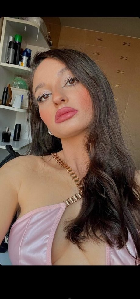 Foto di nudo di fuga di OnlyFans di Larisa Mira Model
