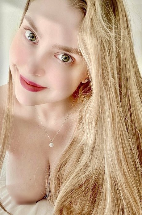 Foto di nudo di fuga di OnlyFans di Tiahlicious