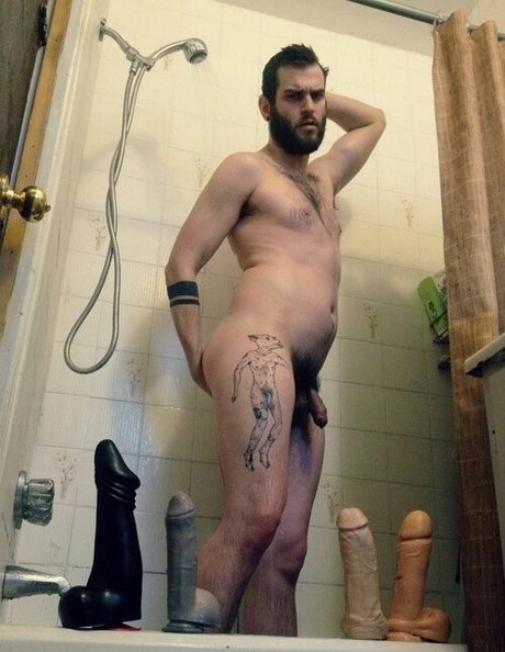 Foto di nudo di fuga di OnlyFans di Abeardedboy