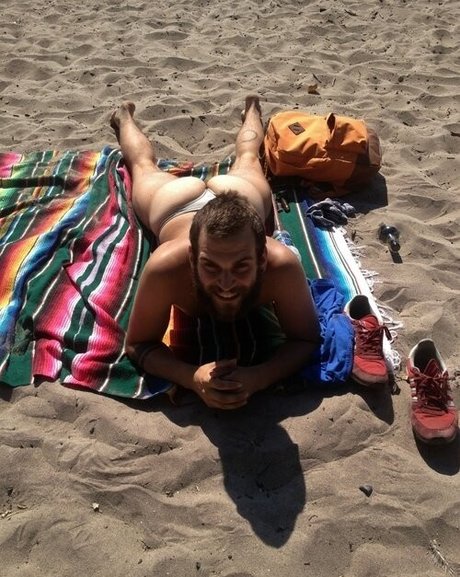 Foto di nudo di fuga di OnlyFans di Abeardedboy