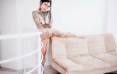 Foto di nudo di fuga di OnlyFans di Marjosuicide