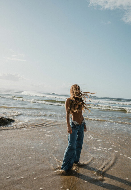 Sjana Elise Earp