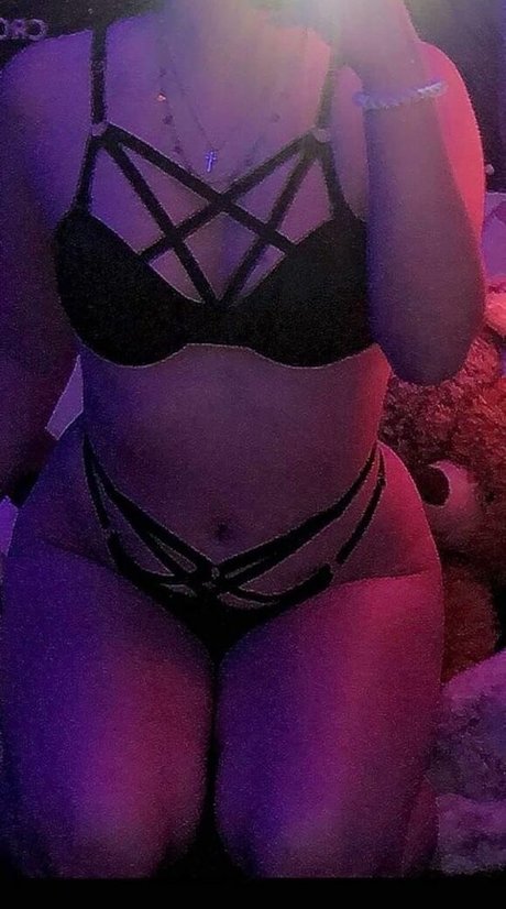 Foto di nudo di fuga di OnlyFans di Gothqueenos