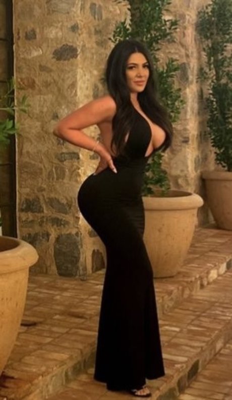 Nikki Waka