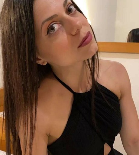 Foto di nudo di fuga di OnlyFans di Christina Basta