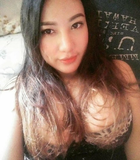 Foto di nudo di fuga di OnlyFans di Darlene Adrienne