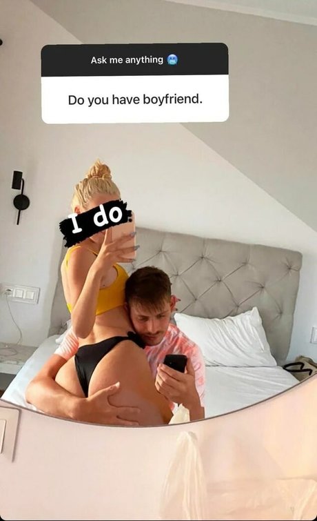 Foto di nudo di fuga di OnlyFans di Alexis Feather