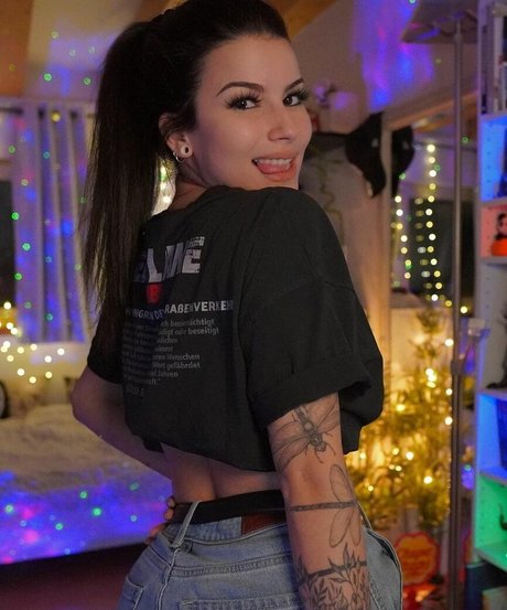 Foto di nudo di fuga di OnlyFans di Ayliner