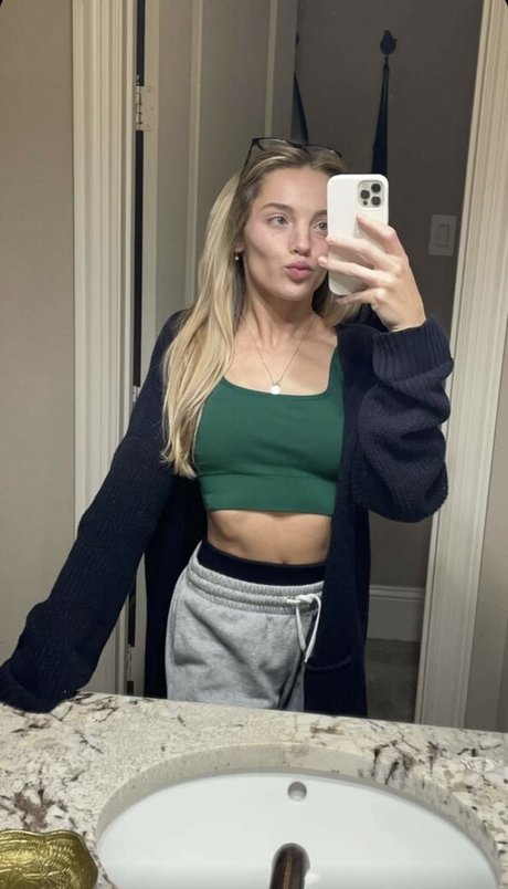 Foto di nudo di fuga di OnlyFans di Reagan Campbell