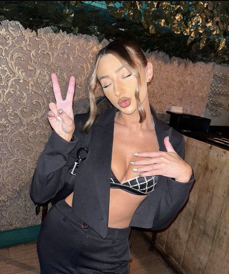 Foto di nudo di fuga di OnlyFans di Briony W