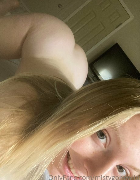 Foto di nudo di fuga di OnlyFans di Xxxmisty