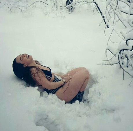 Foto di nudo di fuga di OnlyFans di Elena Deligioz