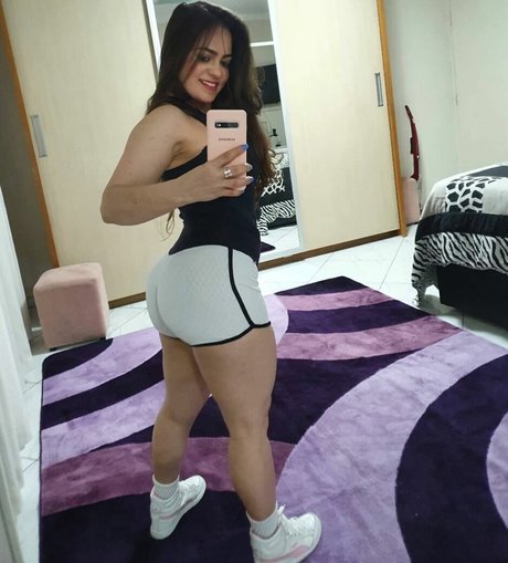 Foto di nudo di fuga di OnlyFans di Claudia Trindade