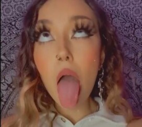 Foto di nudo di fuga di OnlyFans di Spitbabiee