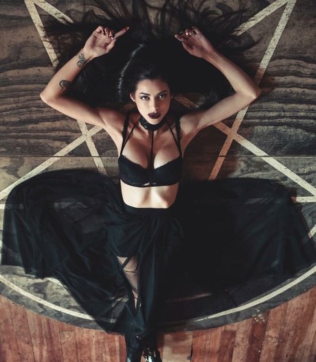 Leeanna Vamp