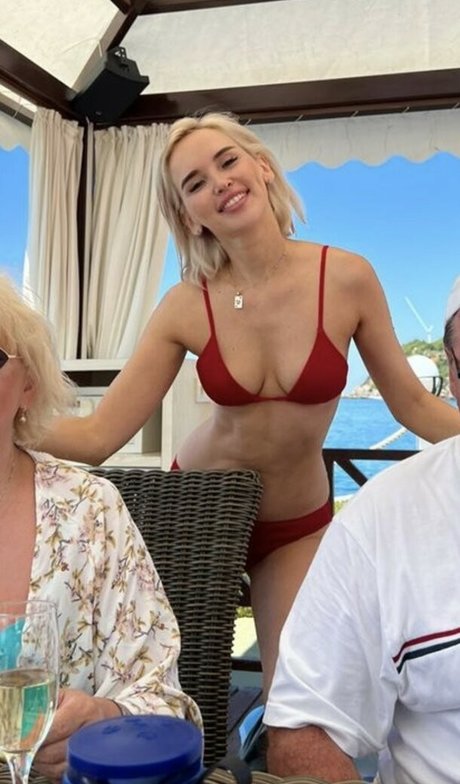 Foto di nudo di fuga di OnlyFans di Salahova