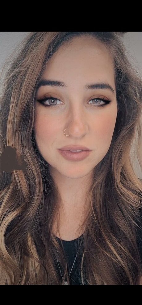 Foto di nudo di fuga di OnlyFans di Lizzie All Day