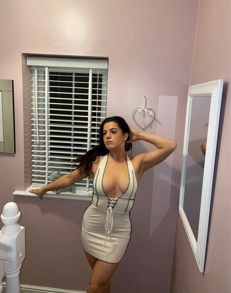 Foto di nudo di fuga di OnlyFans di Emily Monks