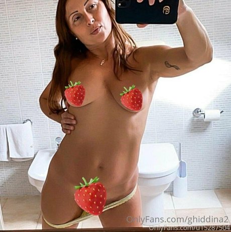 Foto di nudo di fuga di OnlyFans di Ghiddina