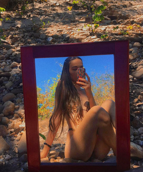 Foto di nudo di fuga di OnlyFans di Gemeas Marina