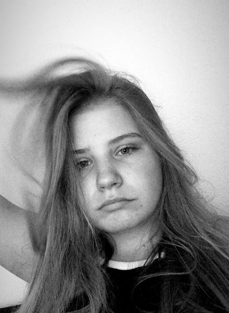 Foto di nudo di fuga di OnlyFans di Aline Zwahlen