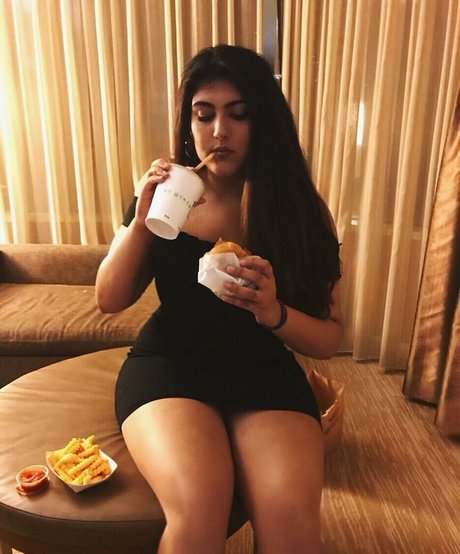 Foto di nudo di fuga di OnlyFans di Sanjana