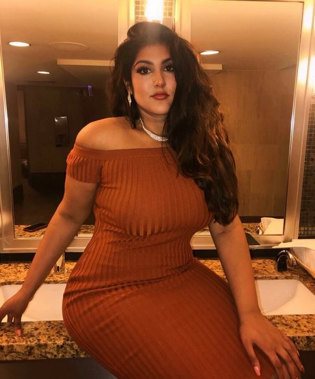 Foto di nudo di fuga di OnlyFans di Sanjana