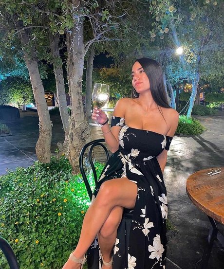 Foto di nudo di fuga di OnlyFans di Sara Avni