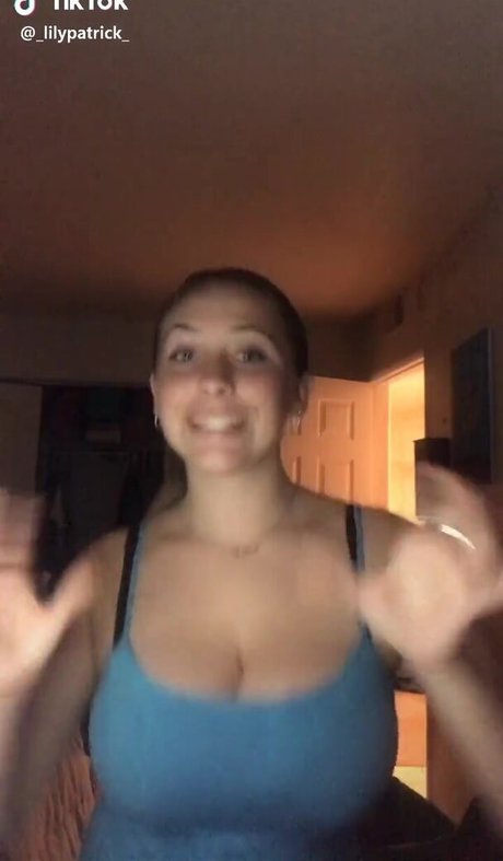 Foto di nudo di fuga di OnlyFans di Lily Patrick