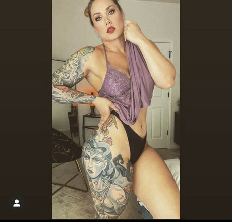 Foto di nudo di fuga di OnlyFans di Anchorladybree