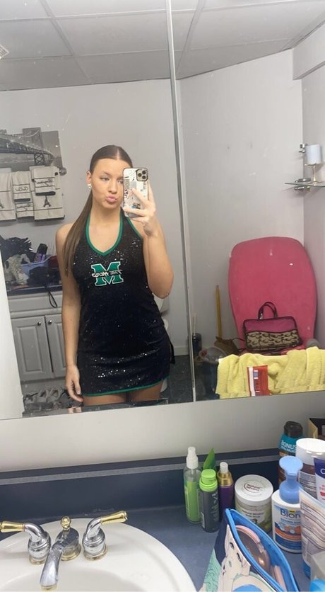 Foto di nudo di fuga di OnlyFans di Alexus Emerson