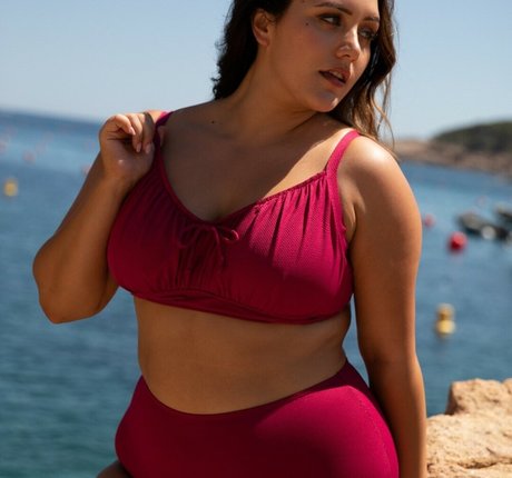 Foto di nudo di fuga di OnlyFans di Yasmine Minovski