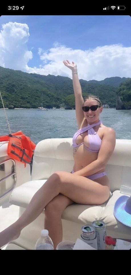 Foto di nudo di fuga di OnlyFans di Christina Z