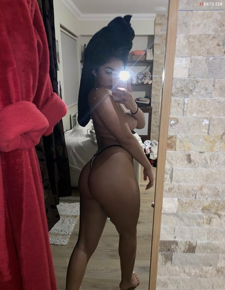 Bella Lagares