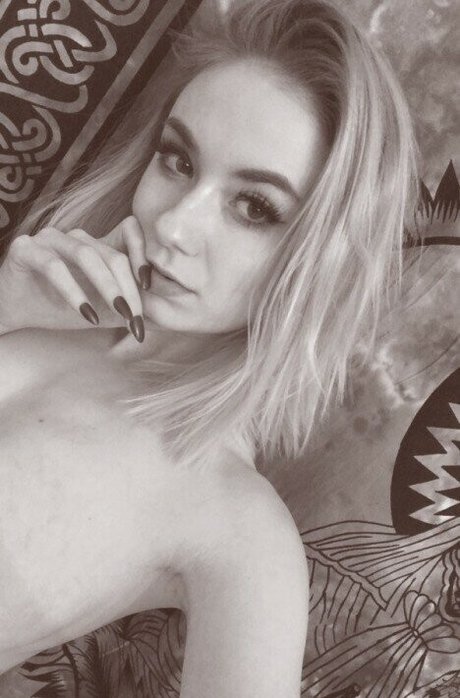 Foto di nudo di fuga di OnlyFans di Oddcavities