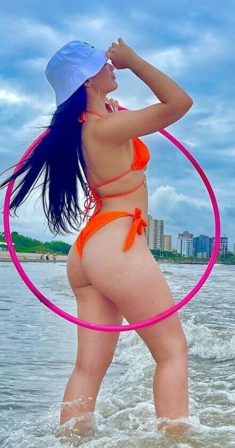 Foto di nudo di fuga di OnlyFans di Mari Robattini