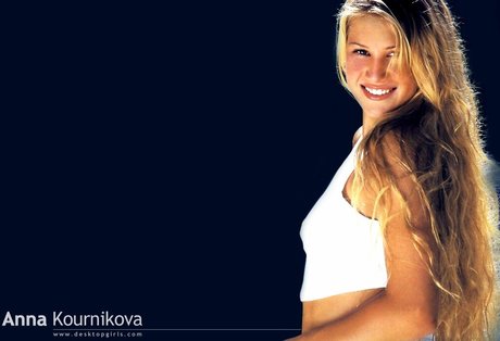 Foto di nudo di fuga di OnlyFans di Anna Kournikova