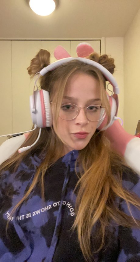 Foto di nudo di fuga di OnlyFans di Lilly Spunk