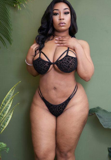 Brittneytonee