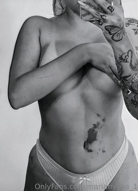 Foto di nudo di fuga di OnlyFans di Marianyyaa