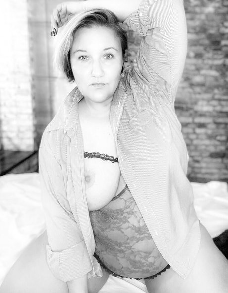 Foto di nudo di fuga di OnlyFans di Paige Monroe