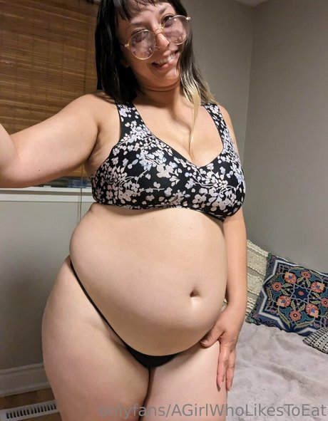 Agirlwholikestoeat