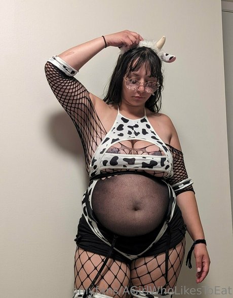 Agirlwholikestoeat