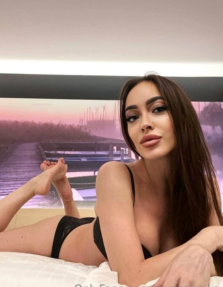 Foto di nudo di fuga di OnlyFans di Dommynika