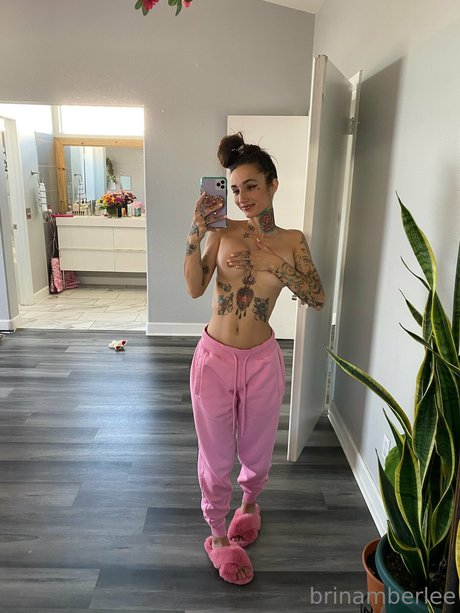 Foto di nudo di fuga di OnlyFans di Brin Amberlee