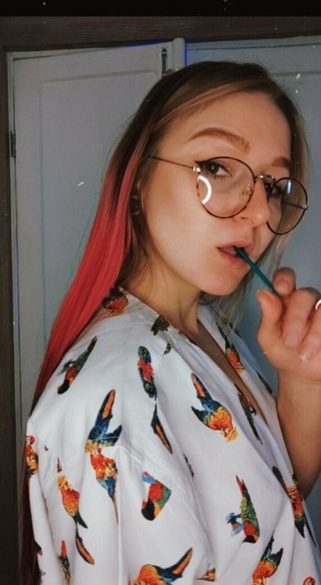 Foto di nudo di fuga di OnlyFans di Lana Delmar